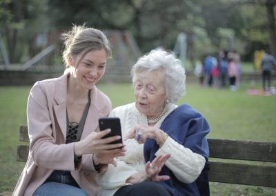 Jak wybrać telefon komórkowy dla seniora